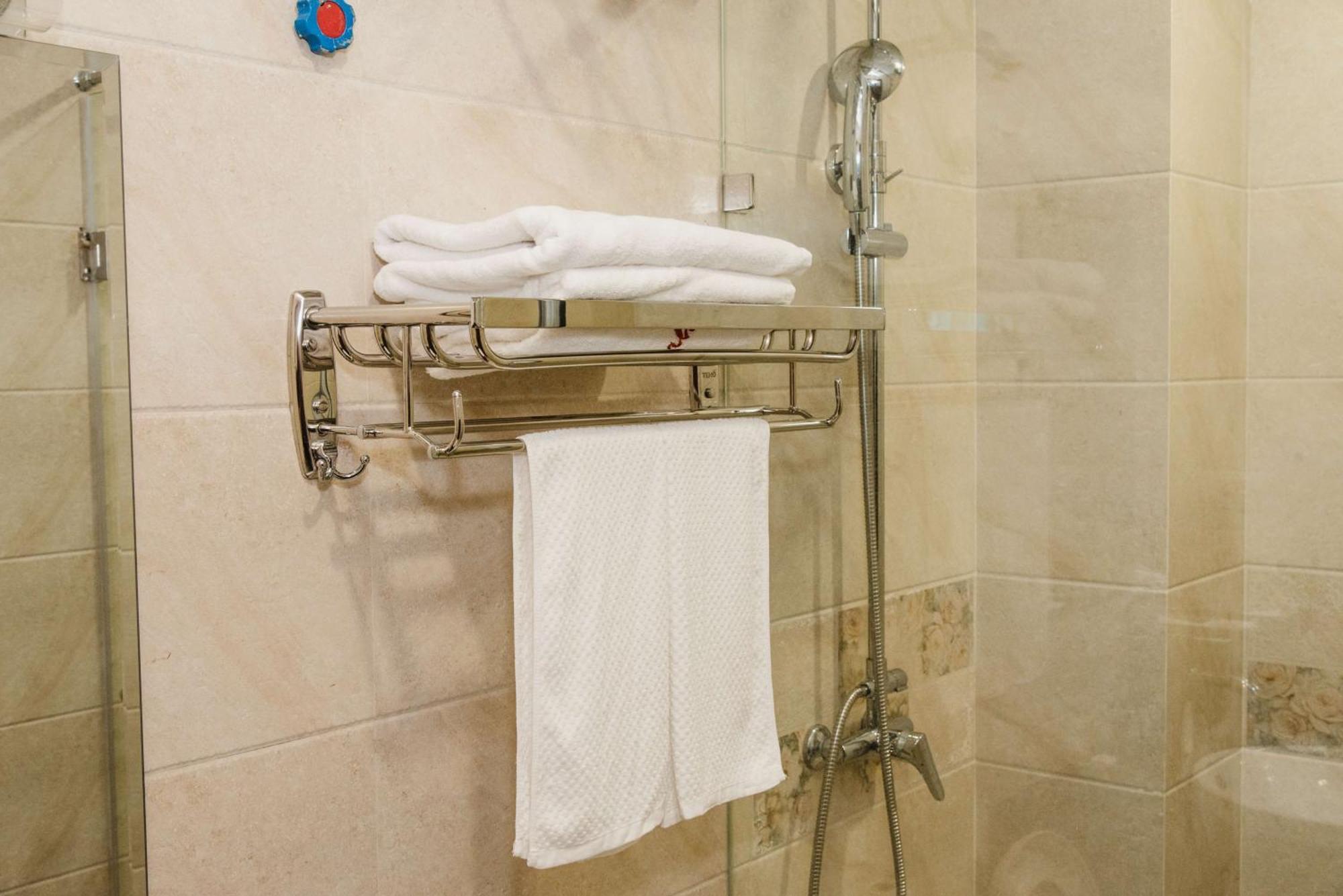 Vu Linh Hotel Ханой Екстериор снимка